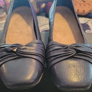 Clarks Elegant Navy Leather Flats